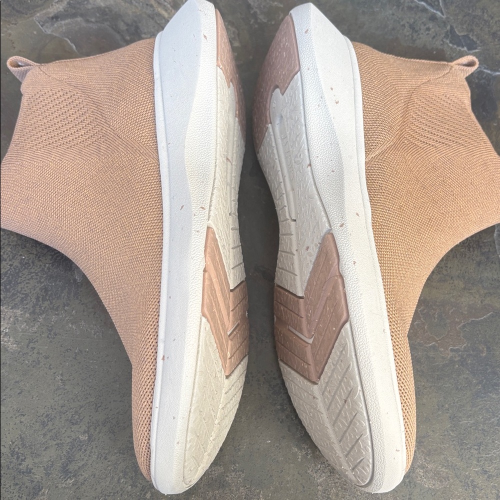 Vivaia Urban Boot - Picture 10 of 15